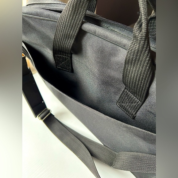 EUC messenger tote with adjustable shoulder strap black and handles - Picture 3 of 7